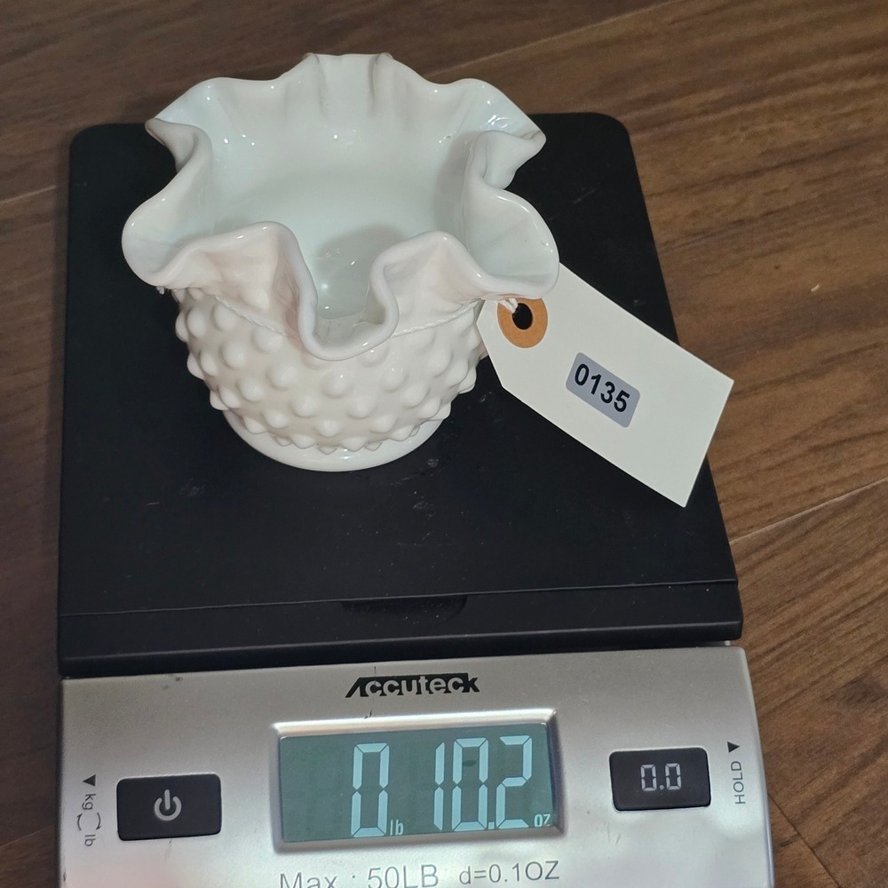 Vintage Milk Glass Hobnail Ruffled‎ Vase Fenton Small Accent Decor - Picture 6 of 6